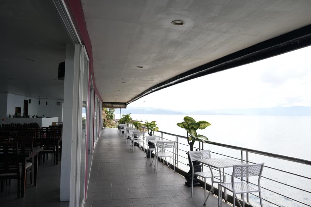 Tiara Bunga Hotel & Villa Balige Exterior photo